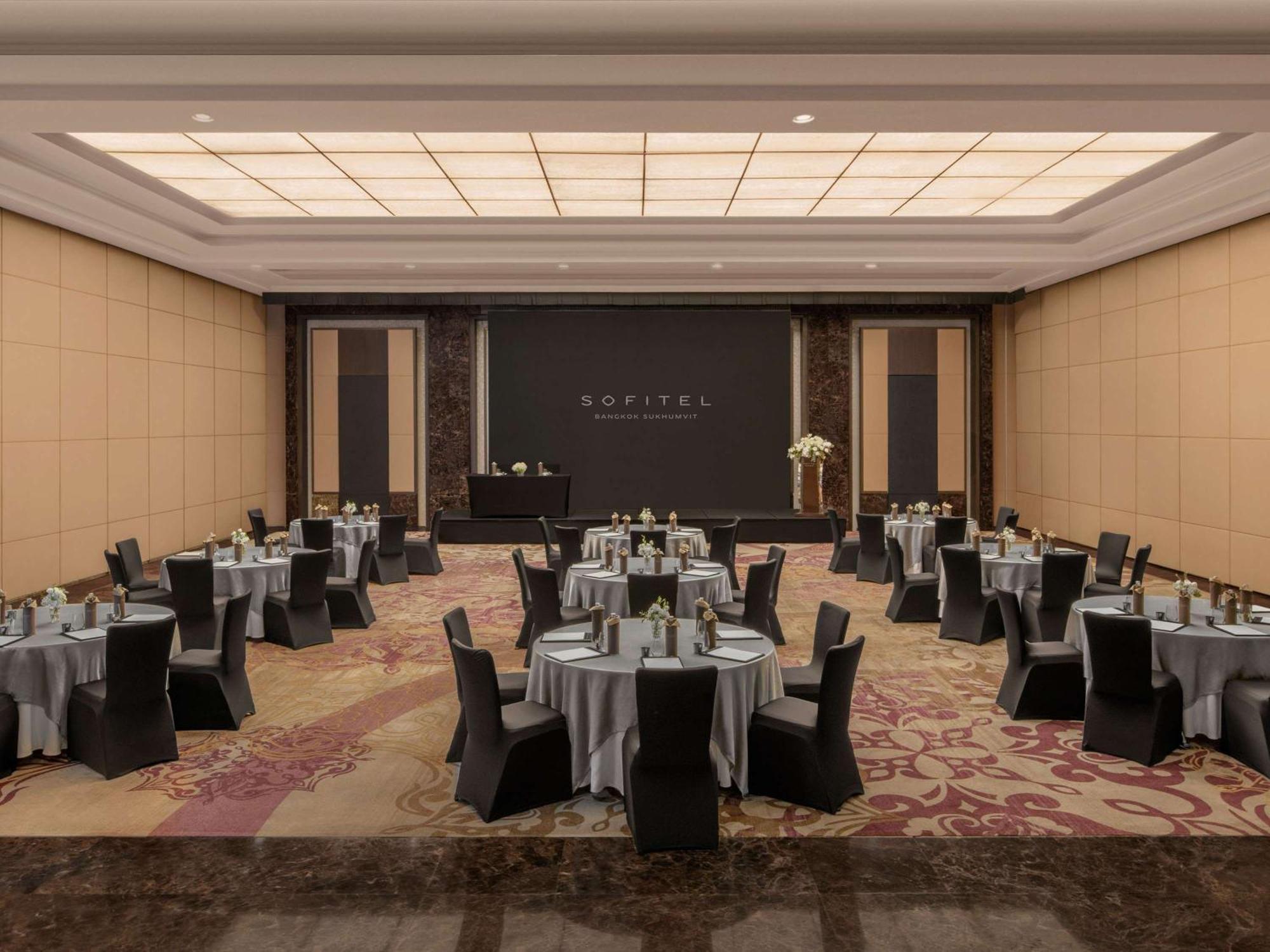 Отель Sofitel Sukhumvit