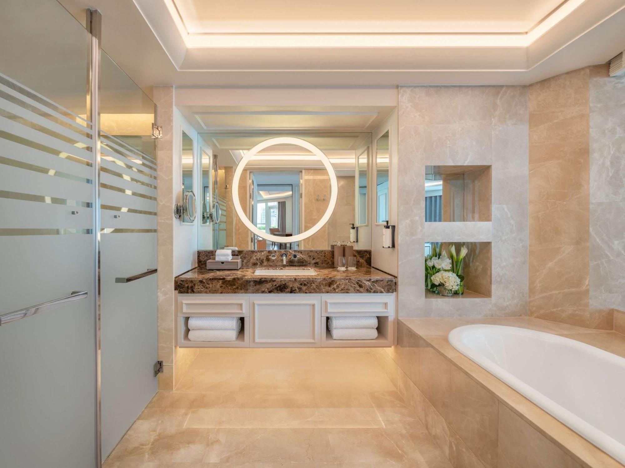 Отель Sofitel Sukhumvit 5*